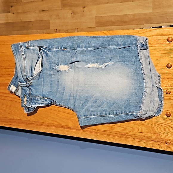 Denim short - Picture 1 of 2